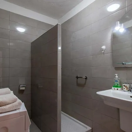 Blanquitas 5 Арона