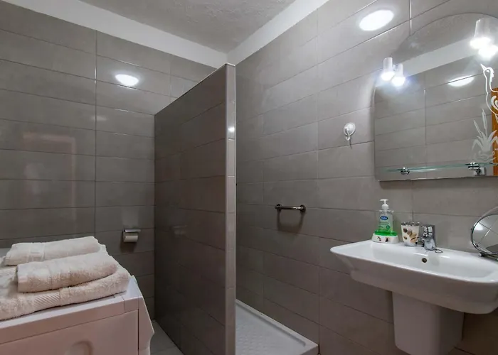 Blanquitas 5 Арона